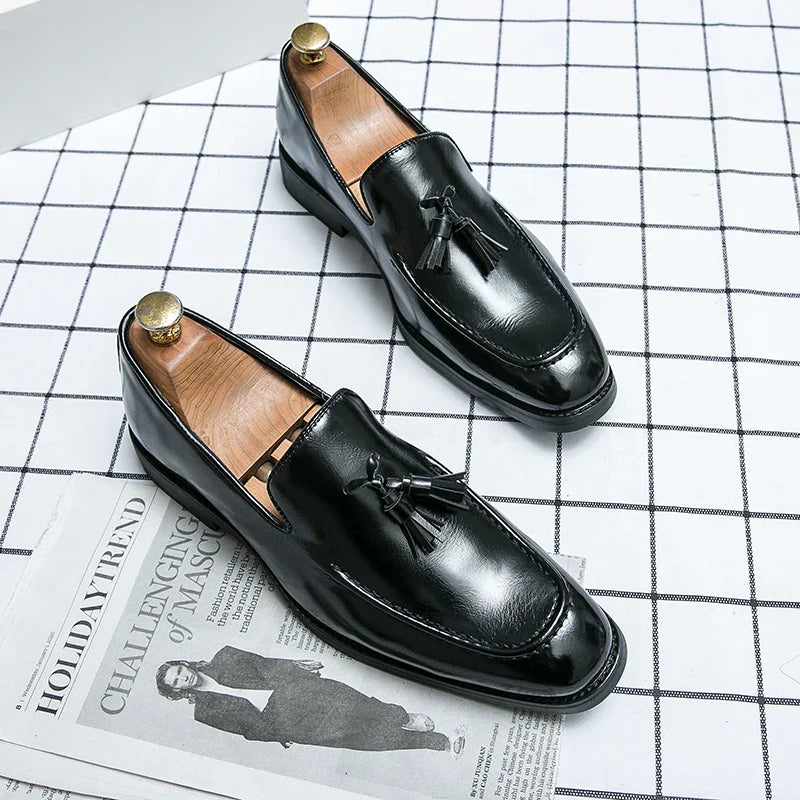 Fashion Men Formal Leather Shoes British Tassels Loafers Pointed Toe Dress Non-Slip Business Casual Red Wedding Office Shoes