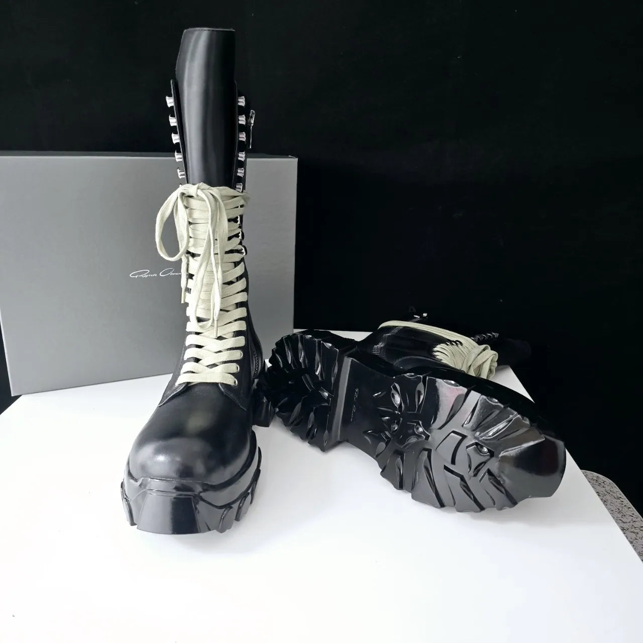 Thick soled lace up motorcycle knight boots